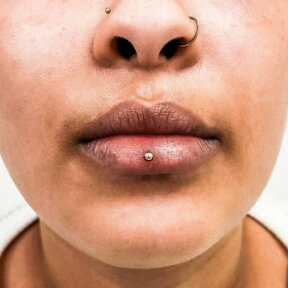Ashley Piercing | Polished Titanium Labret (Silver)