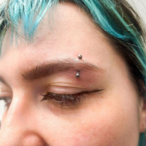 Eyebrow Piercing - Titanium Curved Barbell