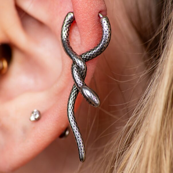 Piercing de oreja colgante con forma de serpiente de acero quirúrgico Blue Banana (plateado) | Joyería para piercings