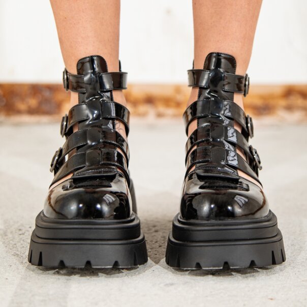 Bleeding Heart Patent Strap Sandals (Black) | Alternative Footwear