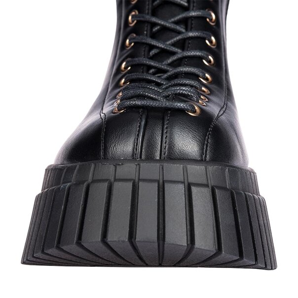 Bleeding Heart 15-Eye Boots (Black) | Alternative Footwear