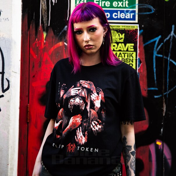 Sleep Token Agarrando Las Manos Camiseta (Negro) | Mercancía de la banda ES