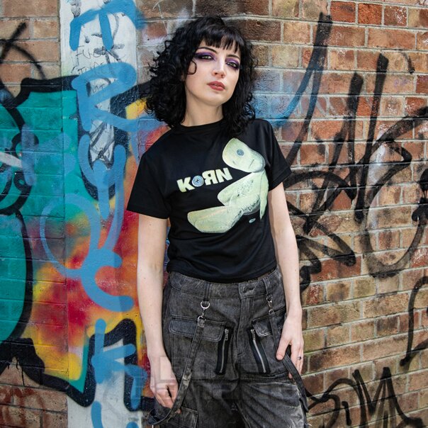 Korn Problemas Con Las Muñecas Top Corto (Negro) | Blue Banana