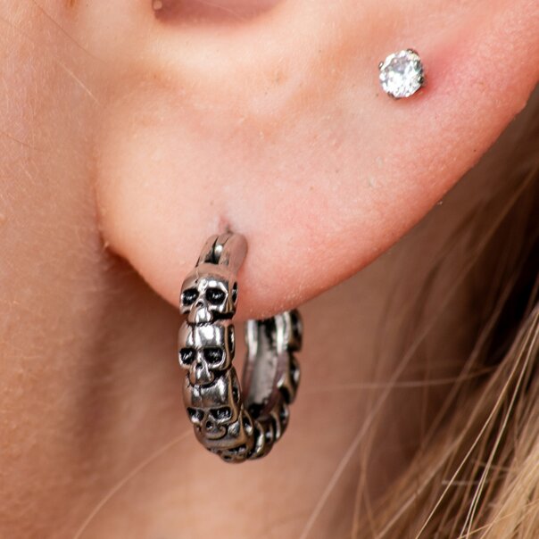Blue Banana Surgical Steel Single Skulls Ear Clicker (Silver) | Piercing Jewellery