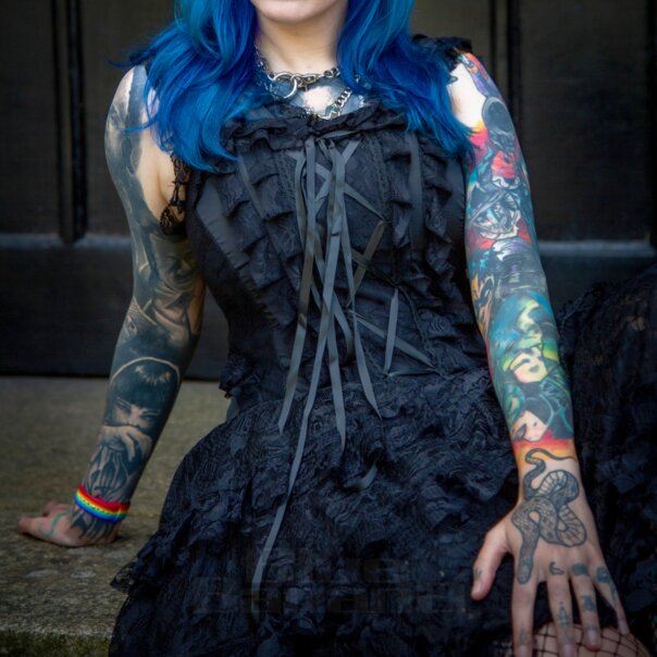 Bleeding Heart Clarissa Robe Bustier | Blue Banana Robe Gothique