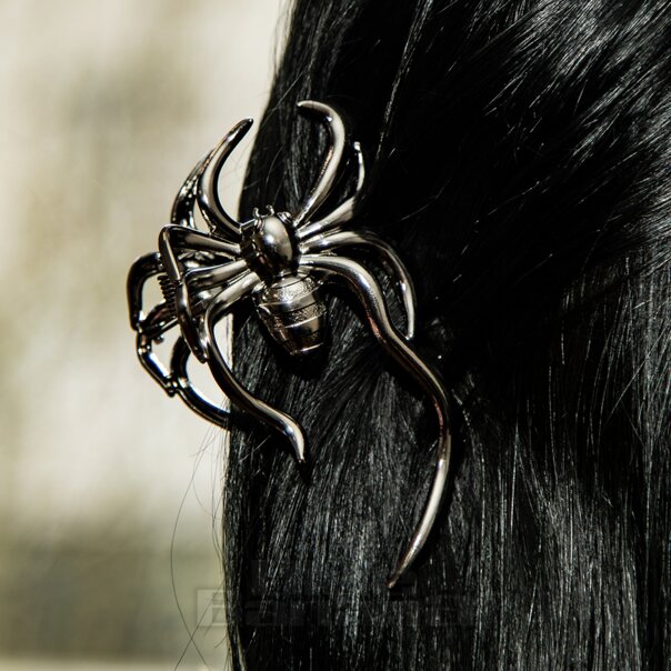 blue banana large spider hair clip, alternative hair clip, blue banana fashion