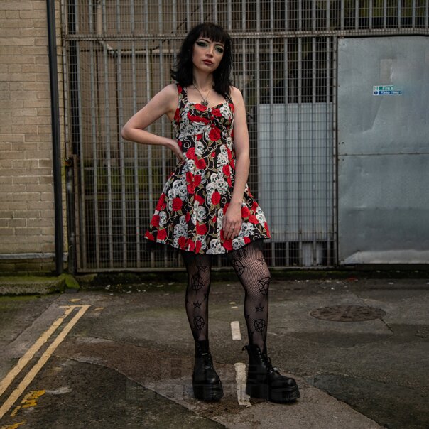 Verbotenes Totenkopf-Gartenkleid (Mehrfarbig) | Blue Banana