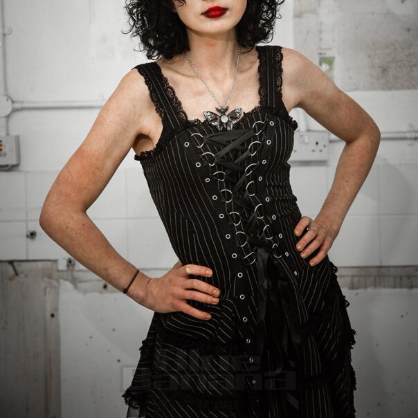 Vestido de raya diplomática Harley Hell Bunny (negro) | Blue Banana