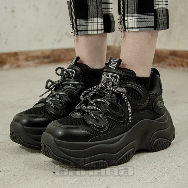 Buffalo Prowler One Vegan Trainer (Nero) | Blue Banana Footwear