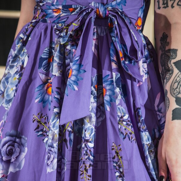 Bleeding Heart Blumen Swing-Kleid (Lila) | Blue Banana