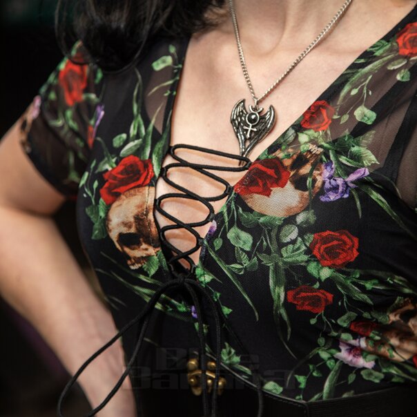 Jawbreaker Calavera De Malla Y Rosas Vestido Midi (Multicolor) | Blue Banana