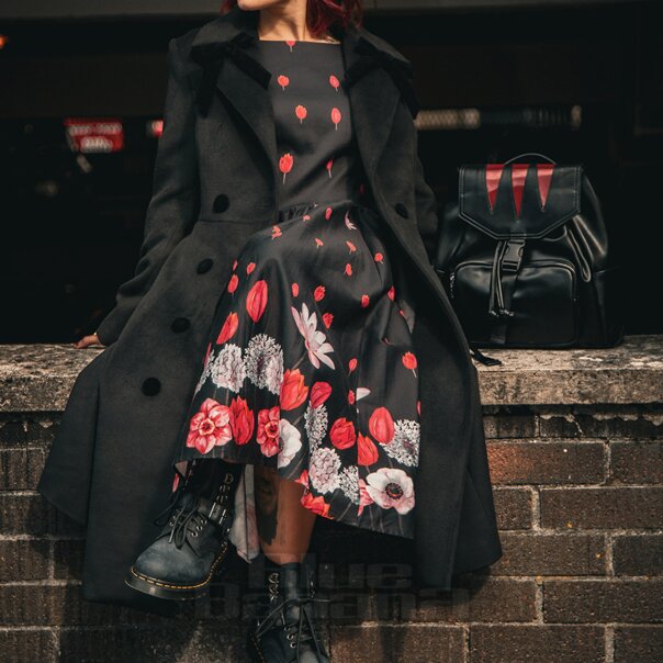 Cappotto abbottonato con cuore sanguinante | Moda vintage