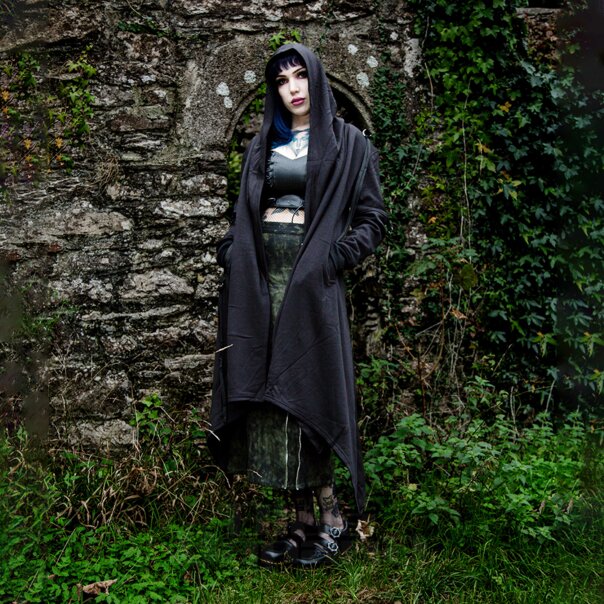 Cardigan con cappuccio Killstar Assassins (nero) | Moda gotica