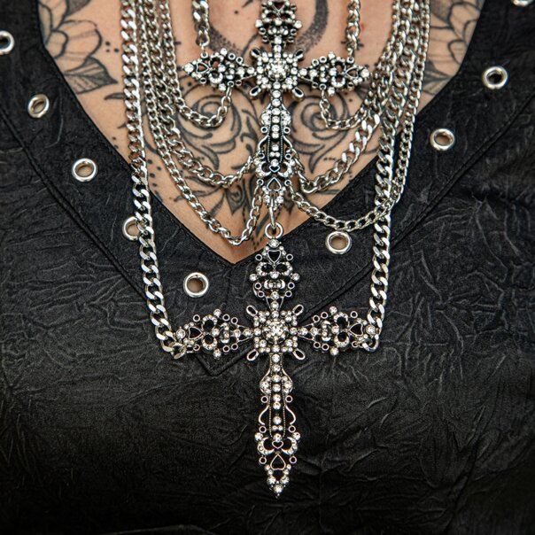 Halsband mit blauen Bananenspitzen und Kreuzen (Schwarz) | Alternative Accessoires