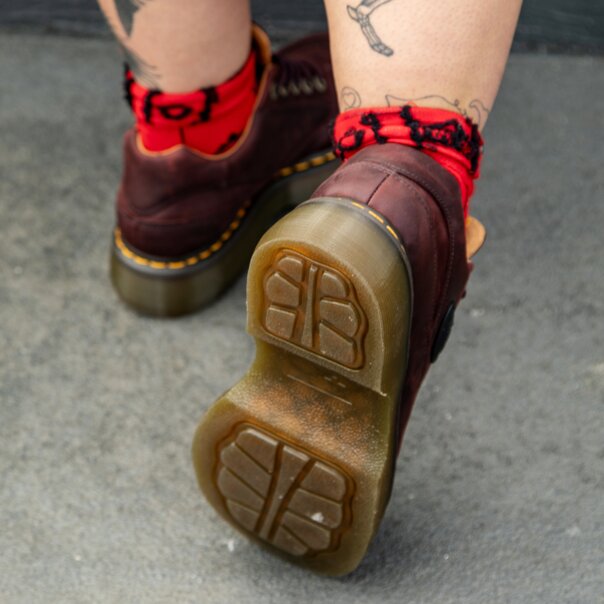 Dr Martens Buzz 5I Crazy Horse Shoe (Cherry) | Alternative Shoes