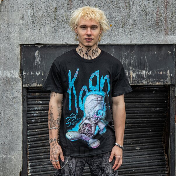Official Band Merchandise Bambola Sos Korn Maglietta (Nero) | Merchandising della band IT
