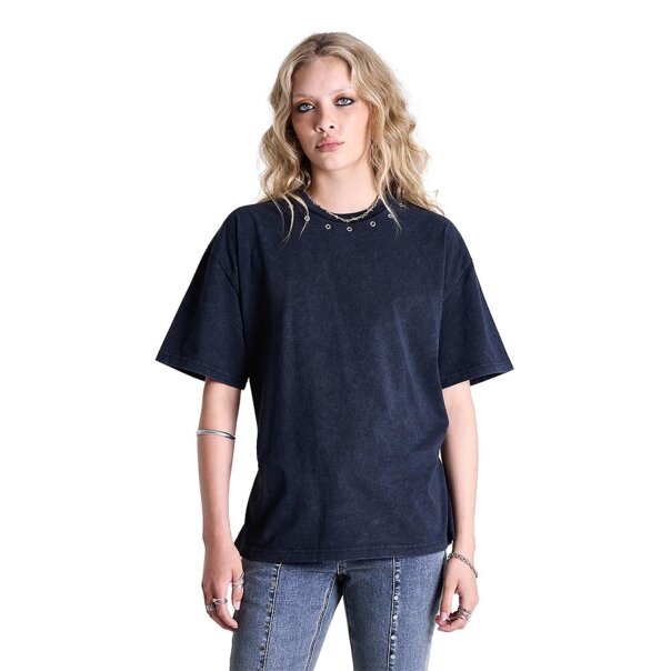 T-shirt con finestra "The Ragged Priest" (nera) | Moda alternativa
