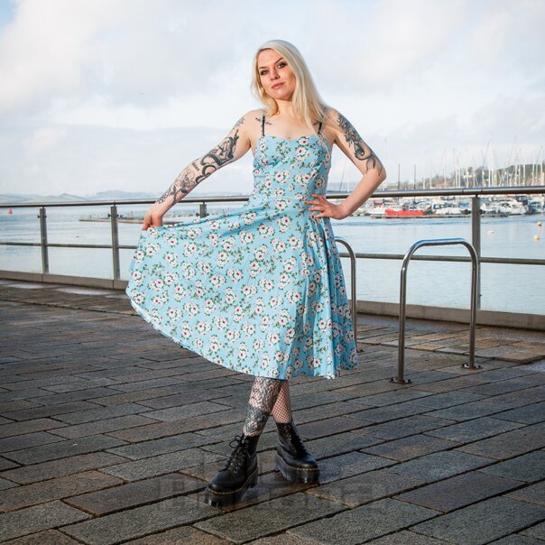 Bleeding Heart Blumen Swing-Kleid (Blau) | Blue Banana