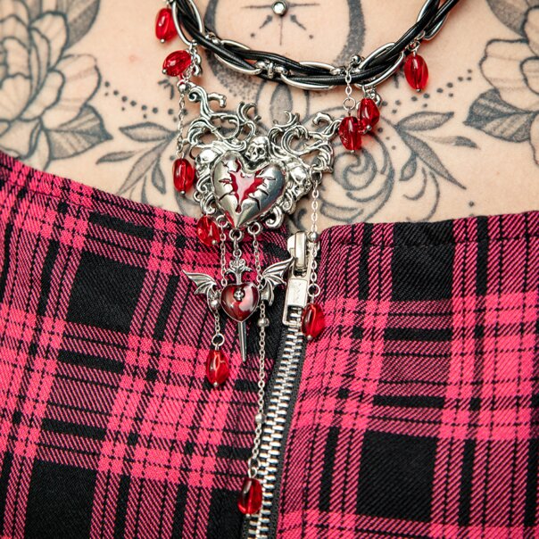 Halskette mit blauem Bananenschädelherz und roten Perlen (Silber) | Alternative Accessoires