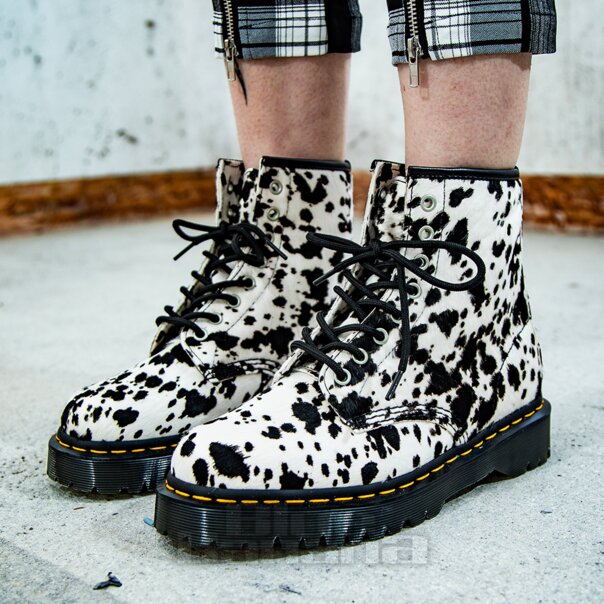 Dr Martens 1460 Bex Dálmata De Cuero Con Pelo Botas (Negro/Crema) | Dr Martens Boots