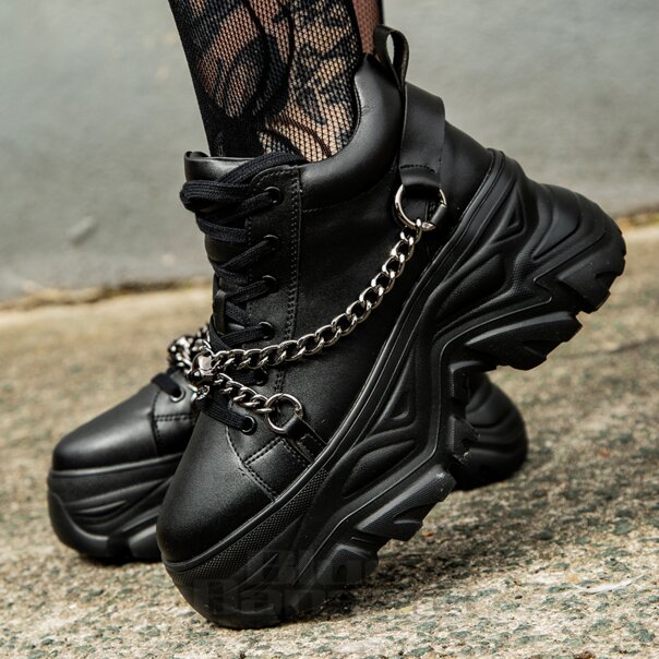 Scarpe da ginnastica con catena e teschio a forma di cuore sanguinante (nere) | Accessori alternativi