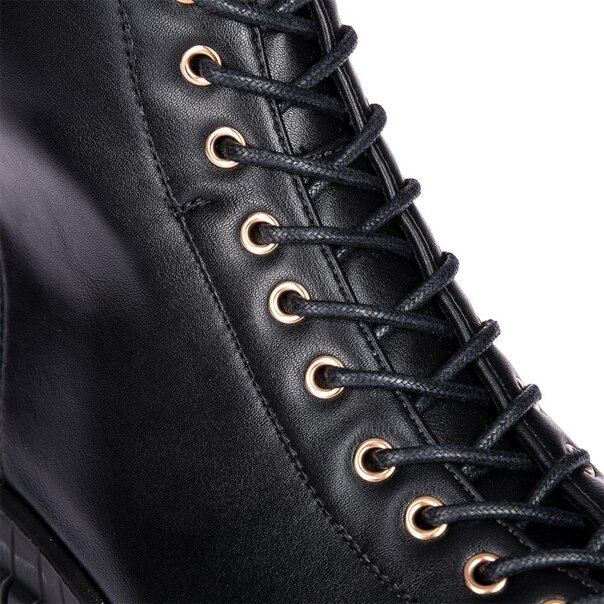 Bleeding Heart 15-Eye Boots (Black) | Alternative Footwear