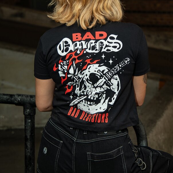 Bad Omens Dagger & Skull Crop T-Shirt (Black) | Cropped Band Tees