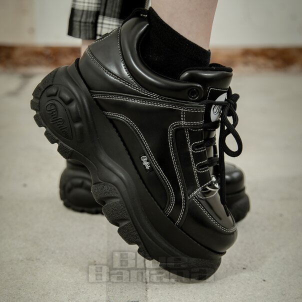 Buffalo Classic Low Trainer (Black & White) | Blue Banana Footwear