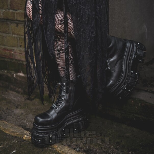 Banned Inferna Rock (Schwarz) | Blue Banana