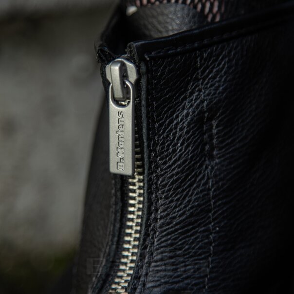 Dr. Martens 1460 Virginia Zip Boot (Schwarz) | Blue Banana