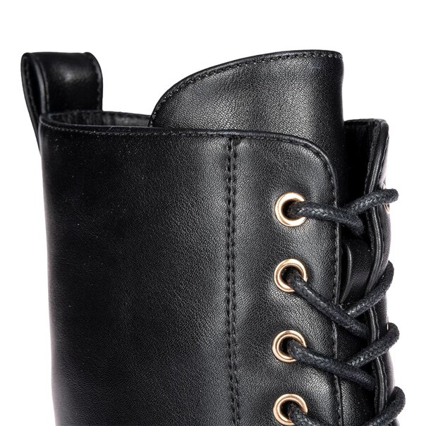 Bleeding Heart 15-Eye Boots (Black) | Alternative Footwear