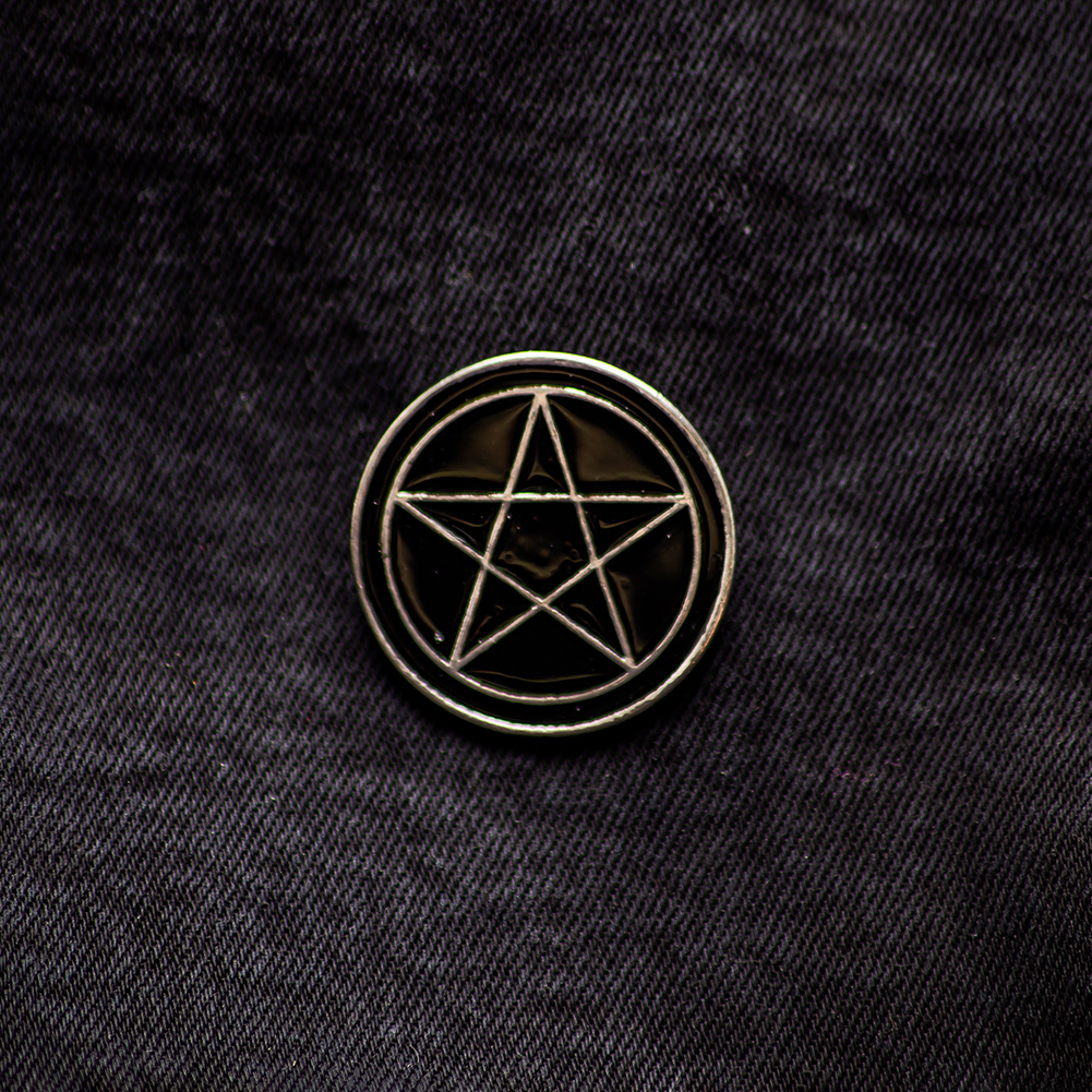 Blue Banana Pentagram Pin Badge (Black) | Blue Banana