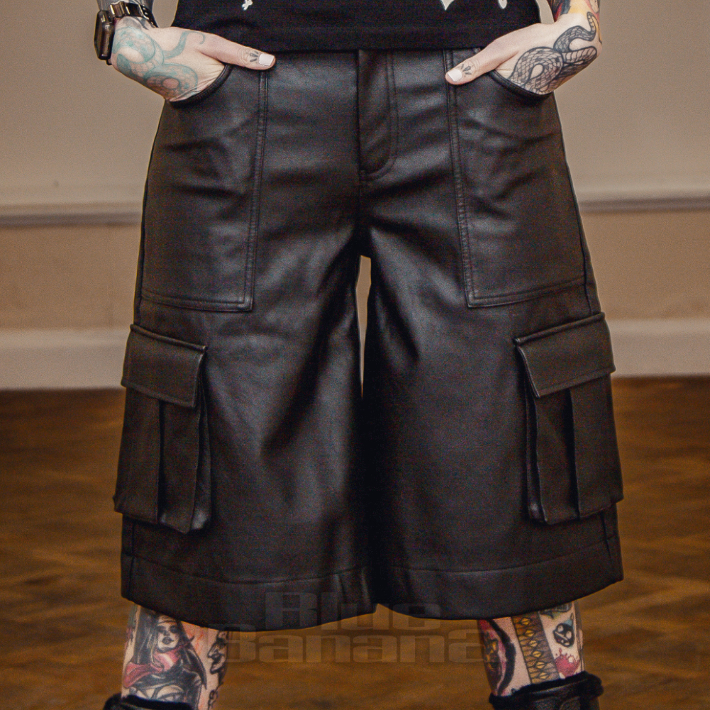 The Ragged Priest Jolt Jorts (Black) | Blue Banana