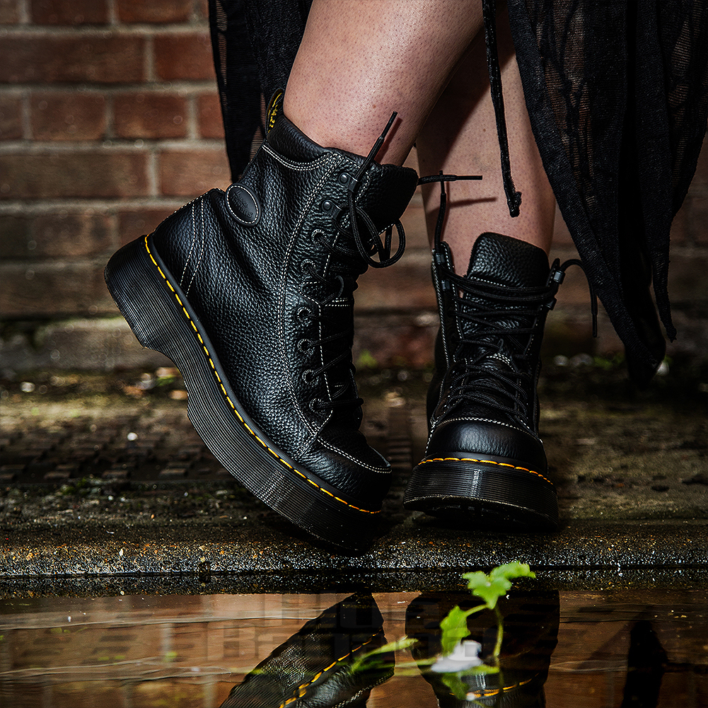 Dr Martens Buzz 8 Eye Boots (Black) | Blue Banana