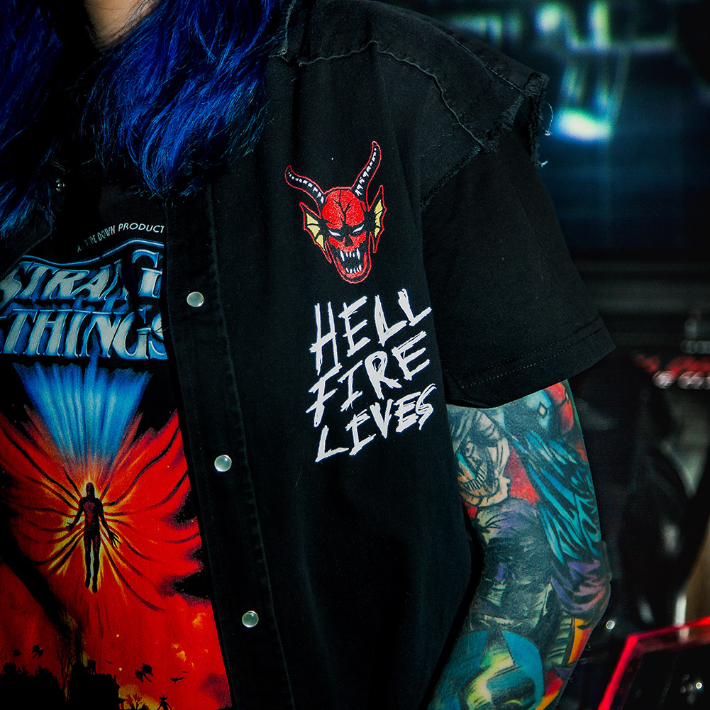 ENTH hell fire Tシャツ ブラック×青 XL Official Stranger Things Hellfire Distressed Sleeveless Shirt