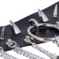 Halsband mit blauen Bananenspitzen und Kreuzen (Schwarz) | Alternative Accessoires