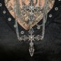Halsband mit blauen Bananenspitzen und Kreuzen (Schwarz) | Alternative Accessoires