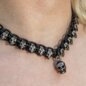 Collar con cordón y calavera de plátano azul (negro) | Accesorios alternativos